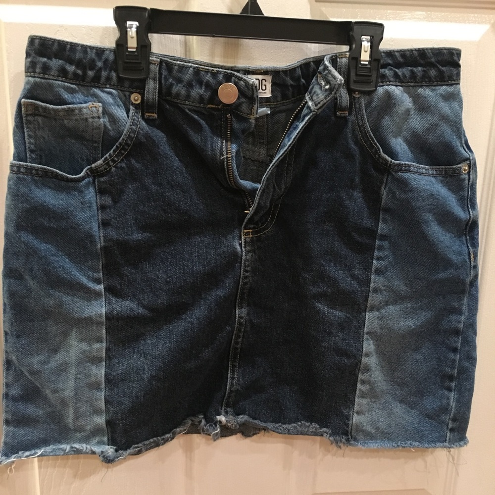 BDG MULTI SHADE DENIM SKIRT FROM URBAN ⭐️